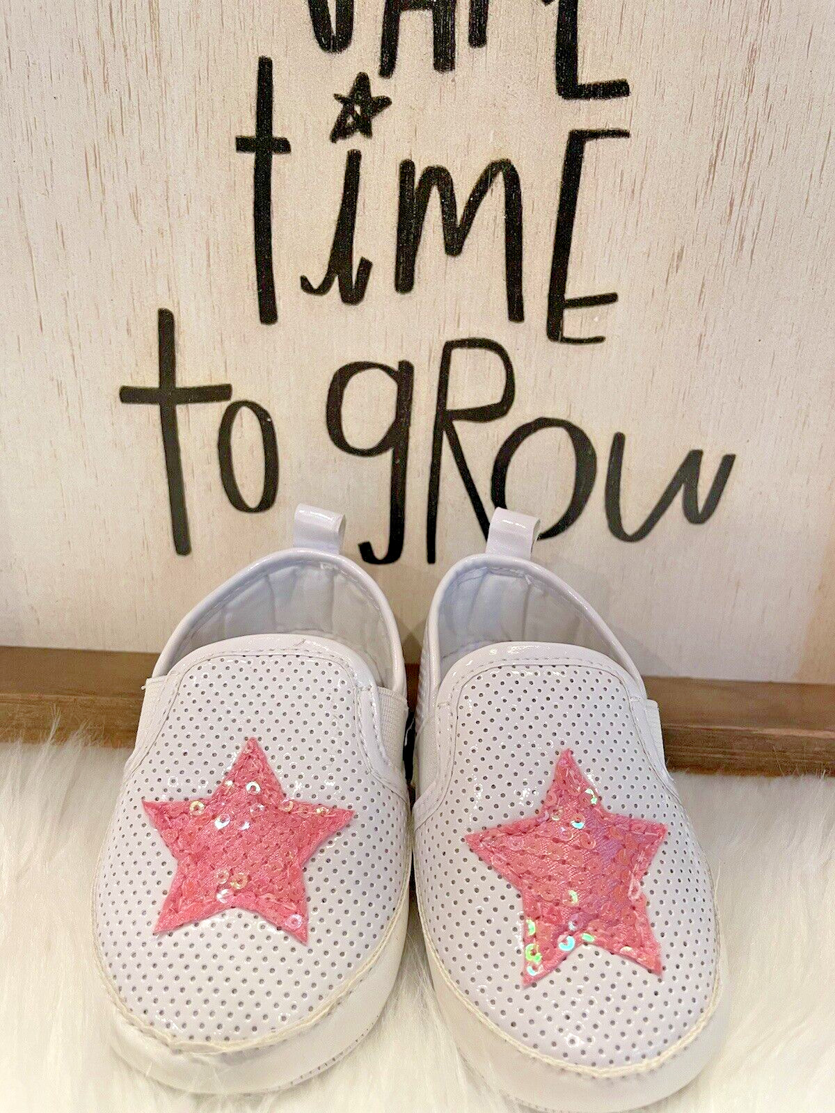 Girls Size 3 Slip On Crib Booties Pink Star White
