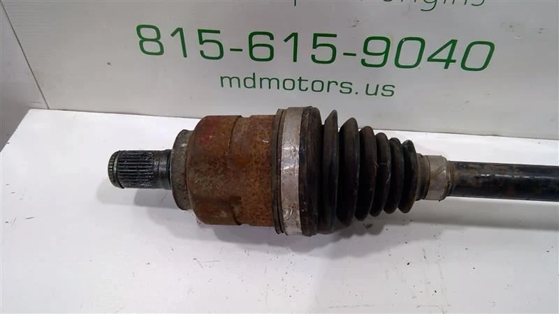 GMC ACADIA 2017-2019 eje trasero derecho pasajero eje medio eje 84117741 Foto 2 de 4