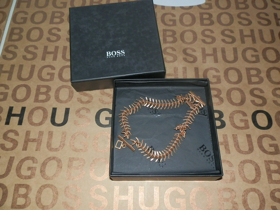 NOVO HUGO BOSS FEMININO FEMININO BRONZE OURO ROSA BOLSA DE GRIFE PULSEIRA ANEL CHARME - Imagem 4 de 4