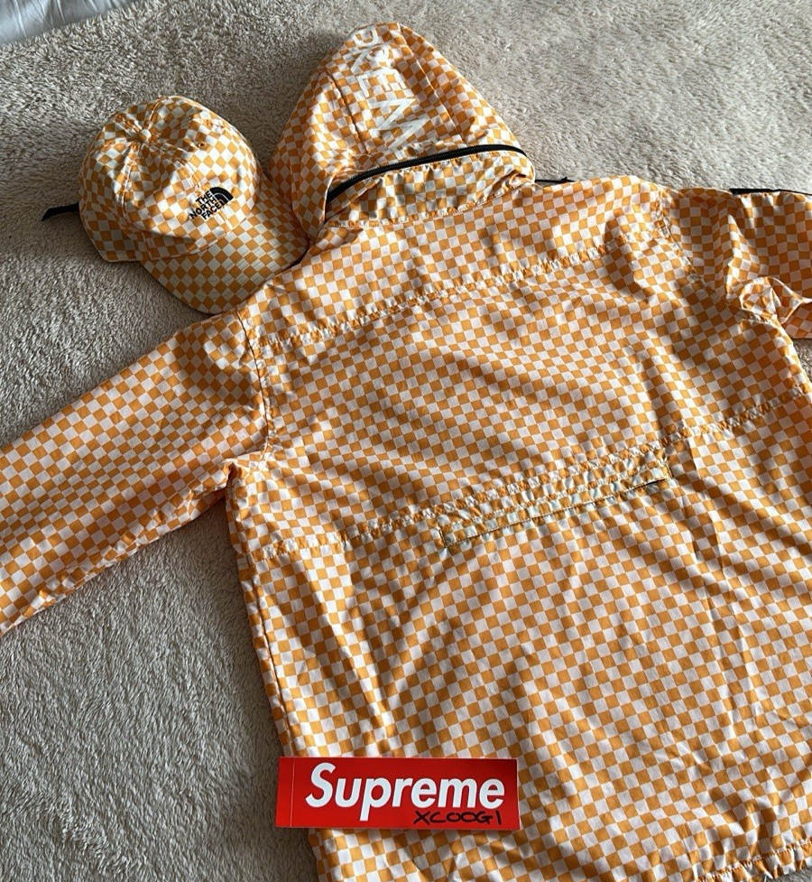 L) SUPREME X THE NORTH FACE (TNF) CHECKERED PULLOVER SET WITH HAT