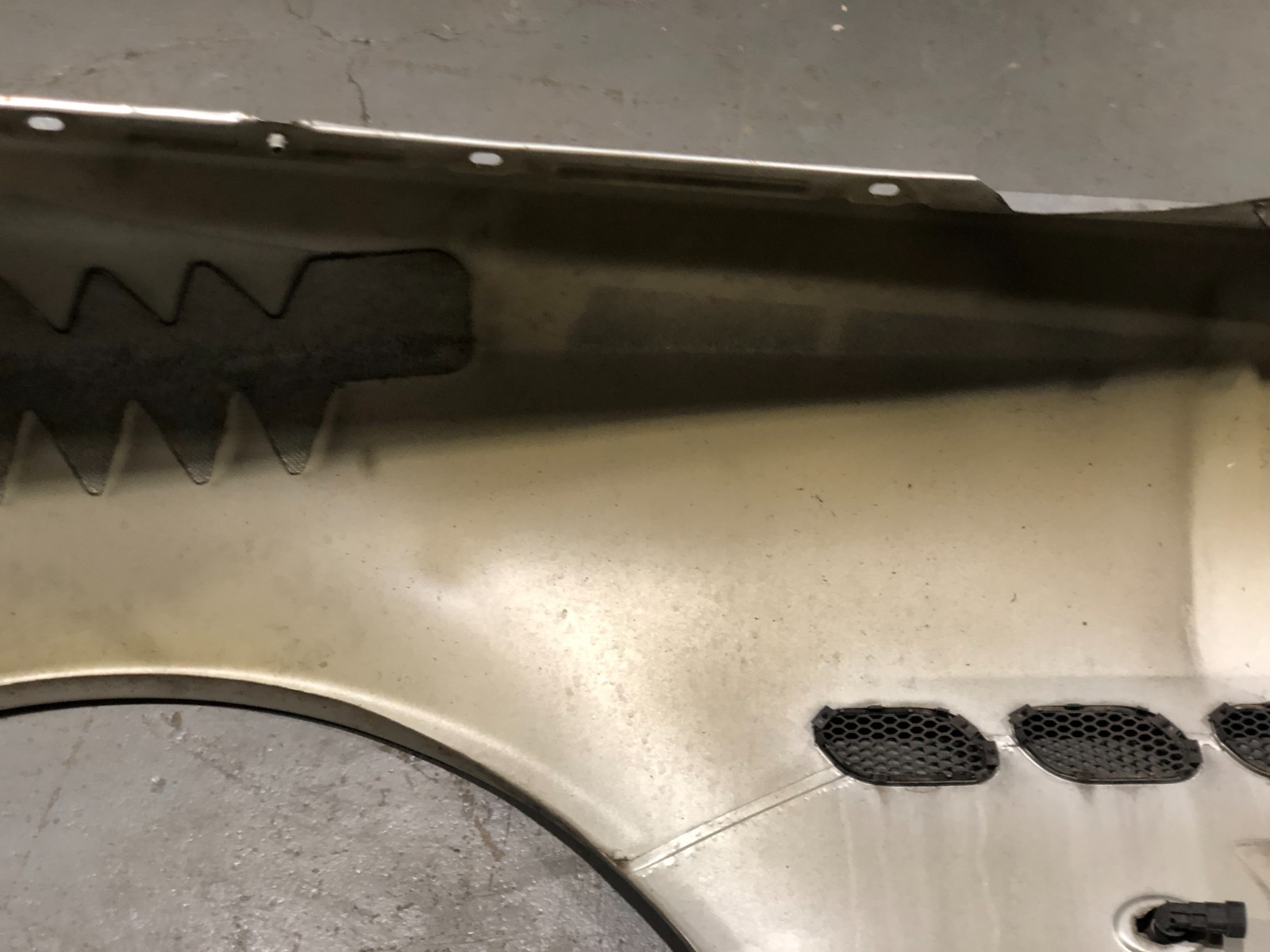 03-13 Maserati Quattroporte M139 Right Passenger Fender Panel GRIGIO TOURING 09
