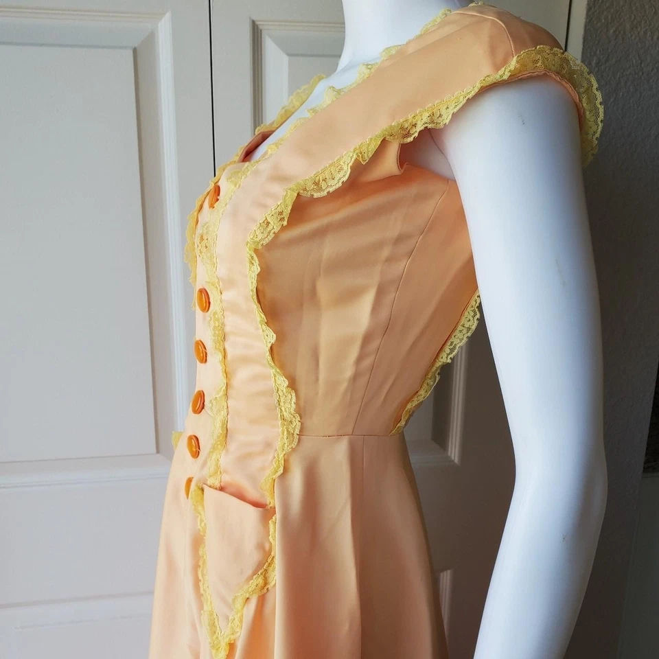 Maxi Vestido Vintage Años 70 Amarillo Encaje Ribete Sin Mangas Línea A Foto 3 de 4