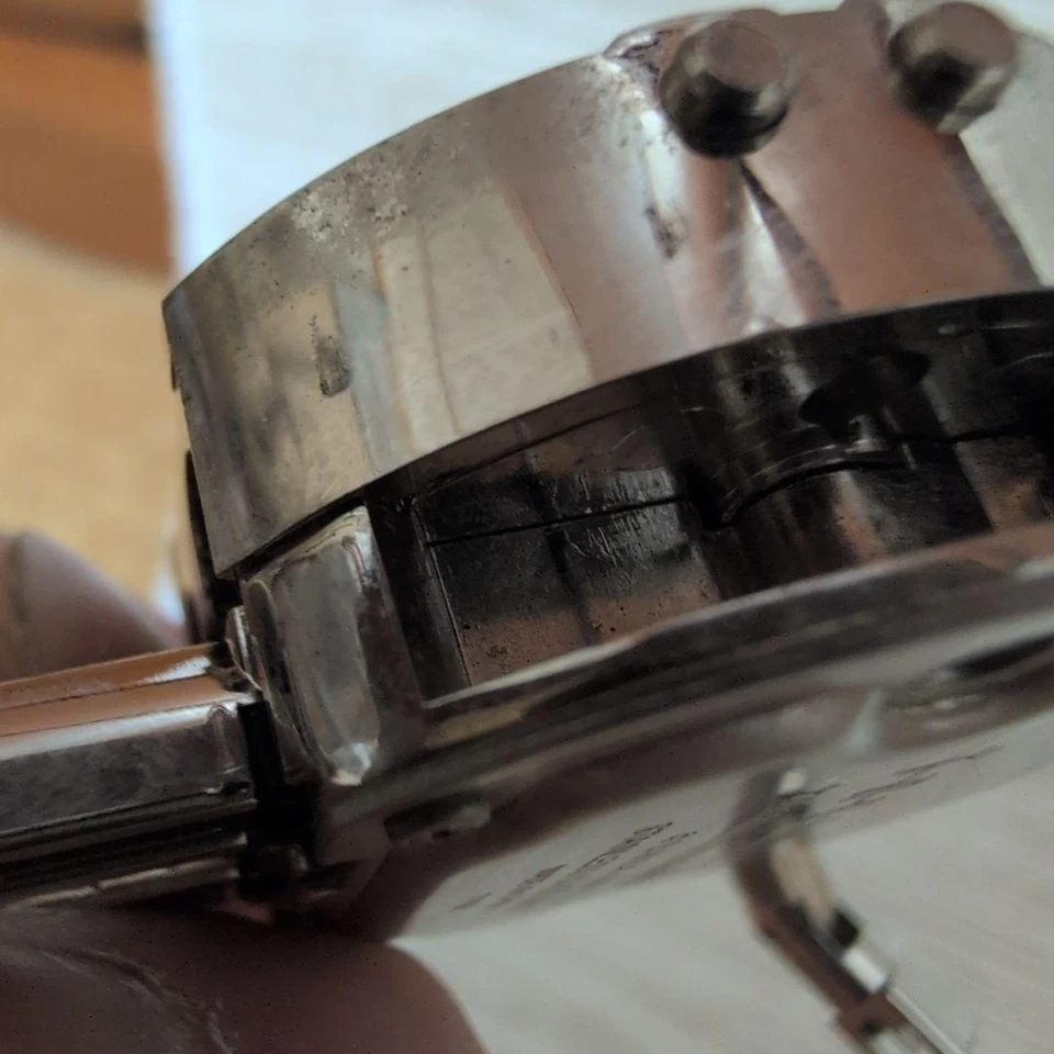 Relógio robô BANDAI TOKIMA sem pulseira com acessórios bateria descarregada - Imagem 4 de 4