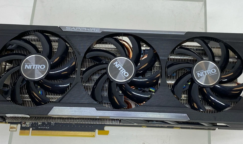 AMD Sapphire Nitro R9 390 8G GDDR5 GPU Graphics Card 1D - Image 2 of 4