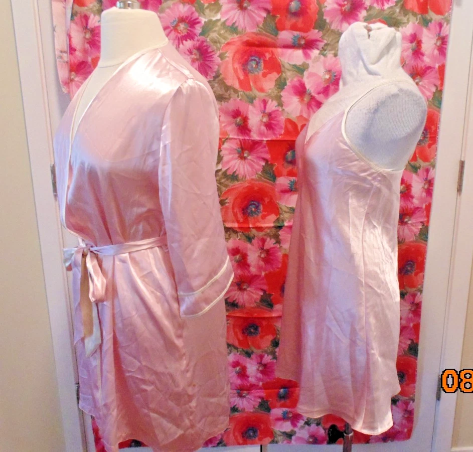 JNY Jones New York Pink w/Ivory Trim Satin Short Gown Sz M & Wrap Robe Sz S/M - Image 3 of 4