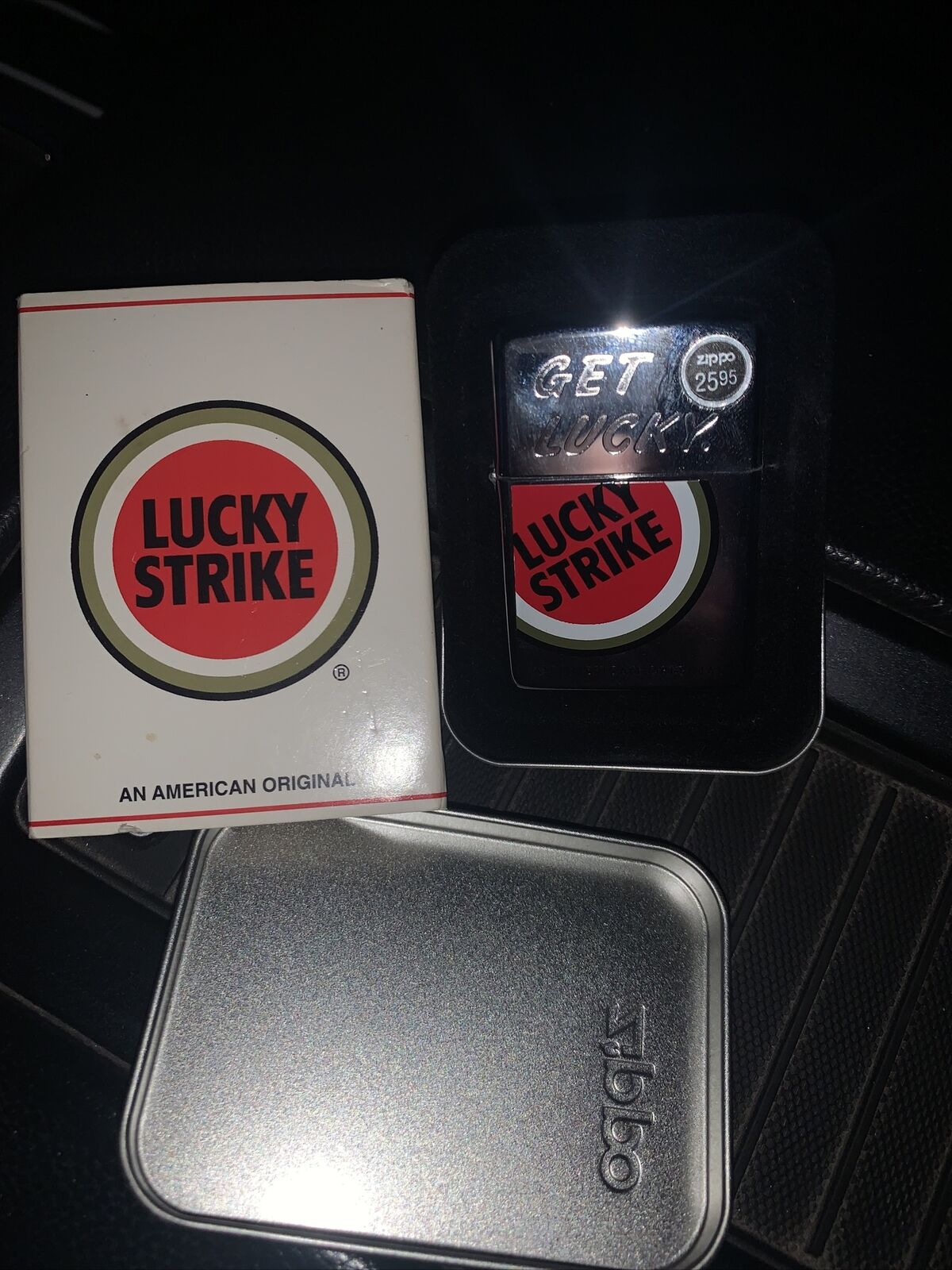 Vintage  Lucky Strike zippo lighter