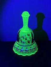 Rare Uranium Vaseline Christmas Santa Boyd Vintage Christmas Santa Bell