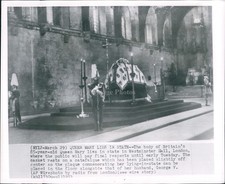 1953 Queen Mary Britain Body Westminster Hall London Wirephoto 8X10 Vintage