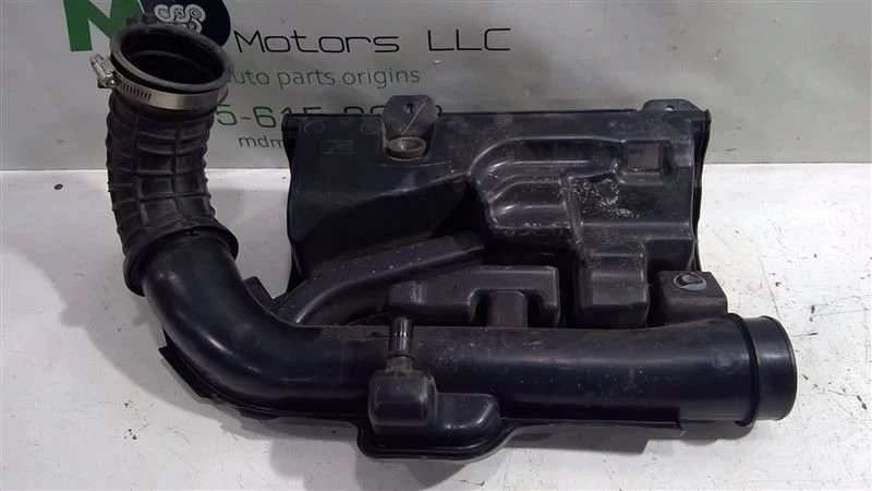 2017-2019 CHEVROLET IMPALA AIR INTAKE OUTLET DUCT OEM 13313804 - Image 2 of 3