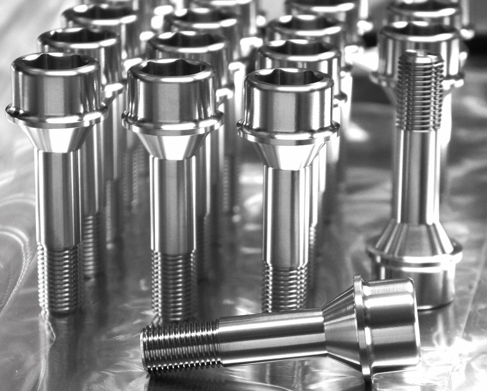20x Ferrari Titanium Lug Bolts 14X1.5 55, ...62,... 67, 68, 69, 70, 71, 72mm