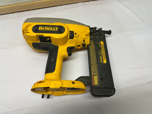 DeWalt DC608 Cordless 18V 18G Straight Brad Nailer Tool Only - Picture 2 of 3