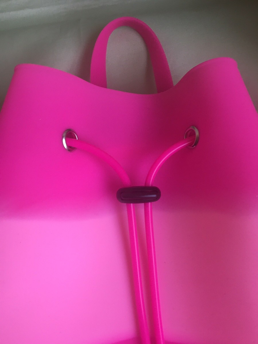 American Jewel Yummy Gummy Silicone Bucket Backpack fuschia pink New American Jewel Bucket Zipper Gummy Silicone Zipped Bag  main image 3
