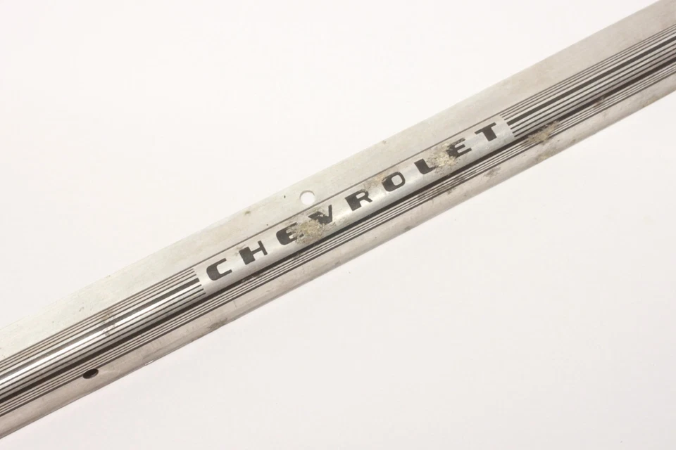 Nuevo de Lote Antiguo Chevrolet Coche de Pasajeros 4 Puertas Alféizar Placa Cubierta Tapicería Parte H-75733-L Foto 3 de 4