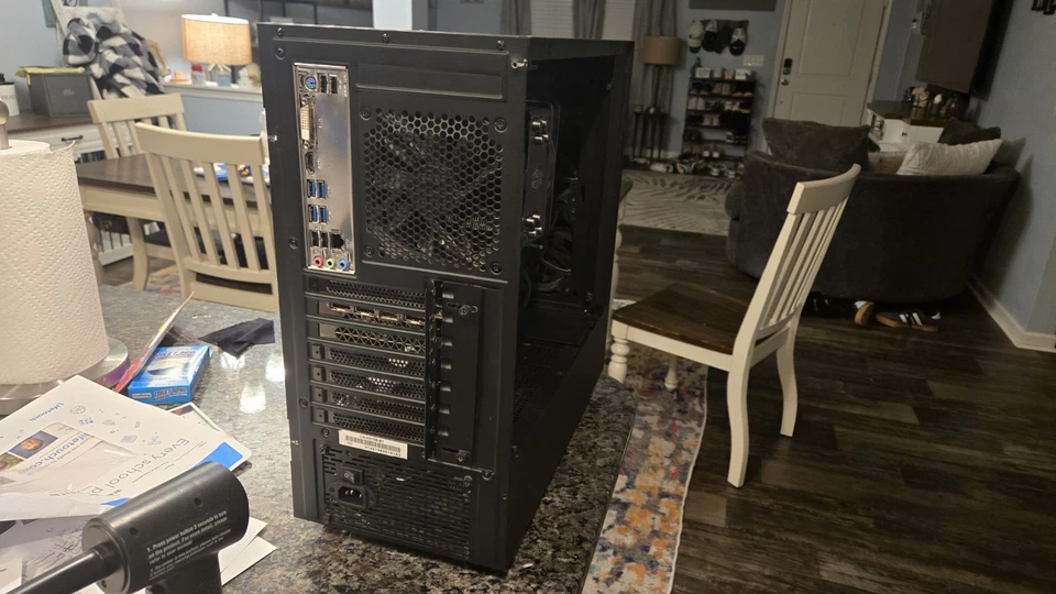 PC Gaming NZXT | Ryzen 5 3600 | GTX 1660 SUPER | 16GB RAM | 256GB SSD + 1TB HDD Foto 3 de 4