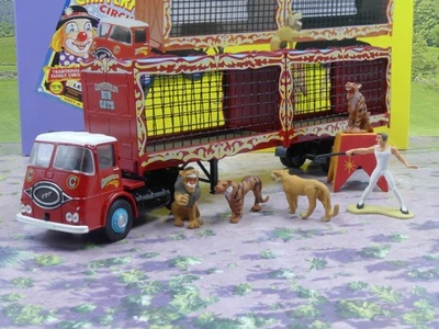 Corgi 11201 ERF KV and Trailer with Cages – Chipperfields- 1:50 READ DESCRIPTION - Image 1 of 4