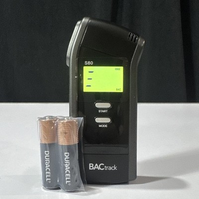BACtrack S80 Portable Breathalyzer Tested Working New Batteries