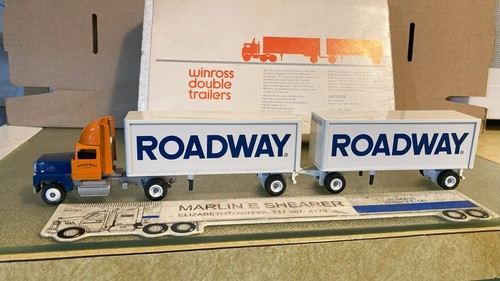 ROADWAY TRUCKING TRACTOR & DOUBLES TRAILERS WINROSS TRUCK