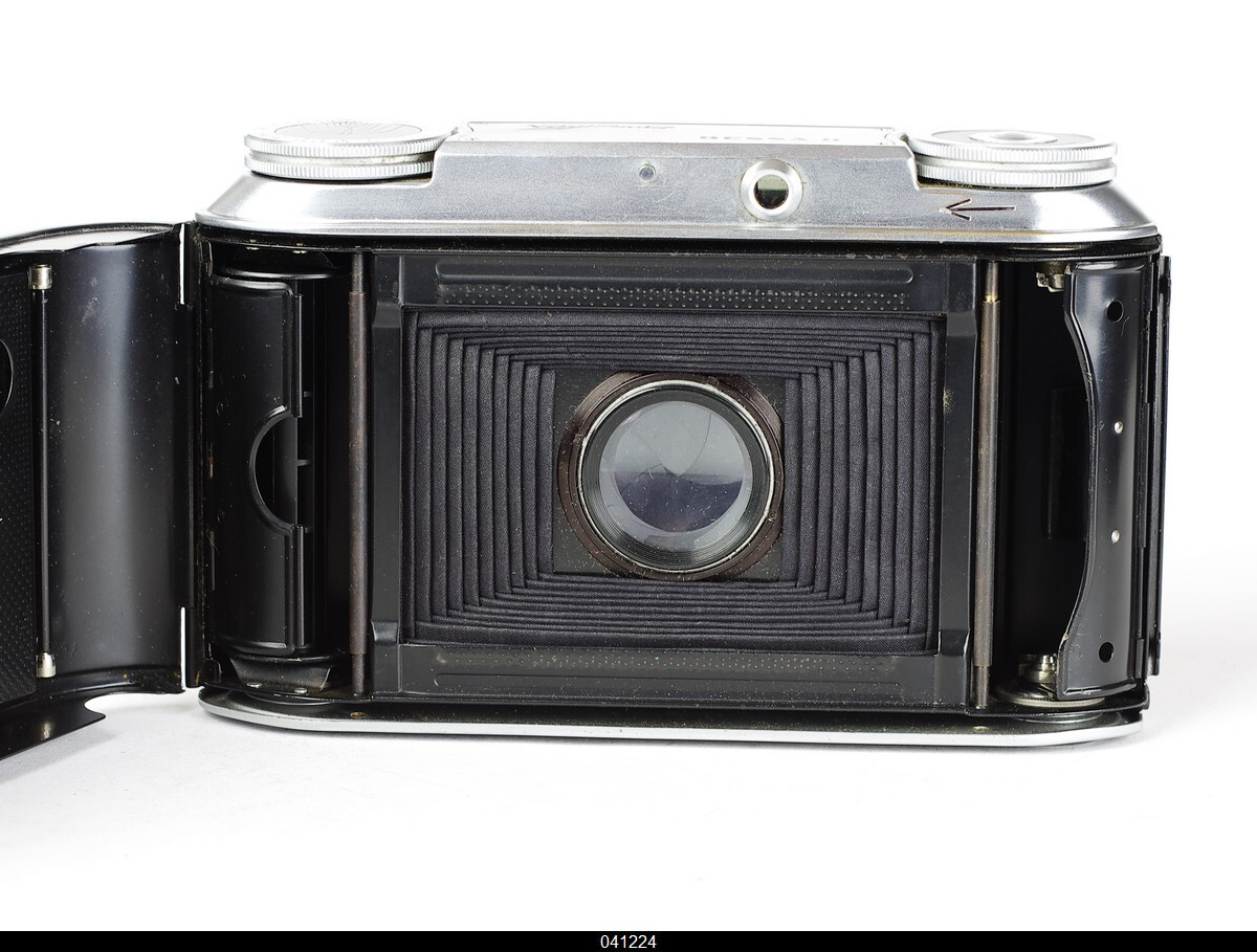 Voigtlander Bessa II with Color Skopar 3.5/105mm Rangefinder 6x9