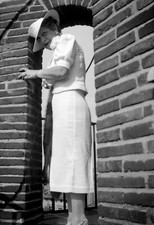 Ritratto Donna Tailleur Bianco Cappello - Antico Negativo Foto An. 1930