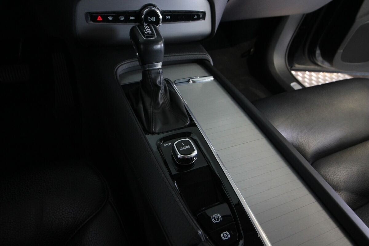 Volvo XC90 2,0 D5 225 Momentum aut. AWD Van
