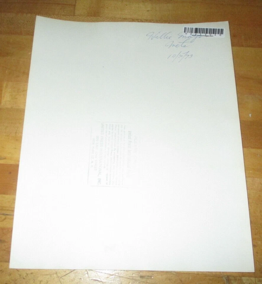 1973 Willie Mays International News 8" x 10" Photo - With Letter of Authenticity - Image 2 of 3