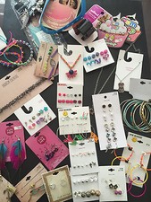 JUNIORS GIRLS JEWELRY MIXED ACCESSORY RANDOM LOT OF 20 NECKLACE EARRING TARGET