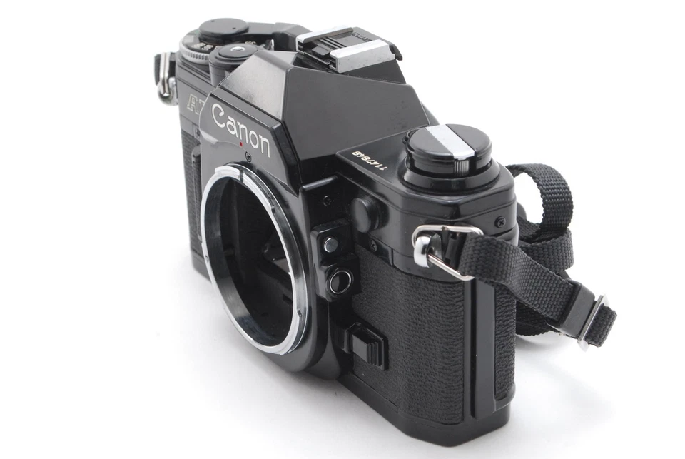 2LENS[NEAR MINT] Canon AE-1 35mm Film Camera FD 50mm f/1.4 S.S.C.+F1.8 S.C JAPAN - Image 4 of 4