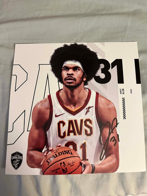 Cleveland Cavaliers Jarrett Allen #31 Autograph 8x8