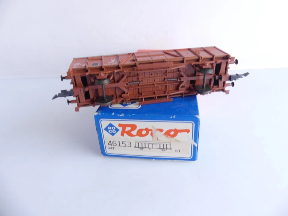 46153 ROCO HO WAGON COUVERT A ESSIEUX SNCF GARE D'ATTACHEMENT VILLNEUVE - Photo 3/3