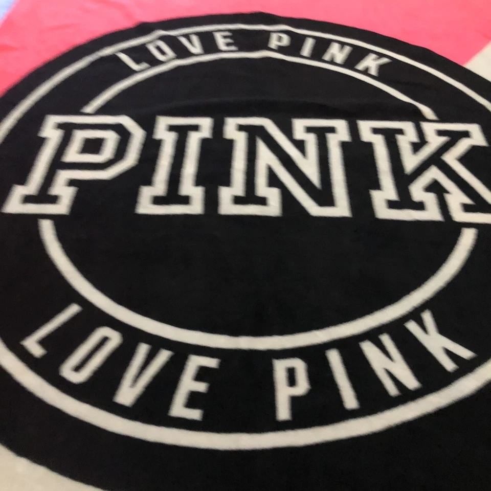 Manta/tiro Victoria's Secret ROSA Stadium 50 in X 60 in polar multicolor Foto 3 de 4