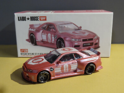 ミニカー Hot Wheels NISSAN SKYLINE GT-R (R34) Amazon.com: Hot Wheels Nissan Skyline GT-R BNR34 Collectors