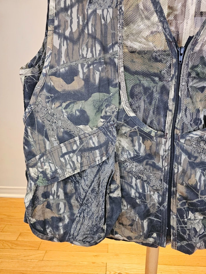 VINTAGE MOSSY OAK CAMOFOULAGE HUNTING VEST SZ XLARGE - Image 3 of 4