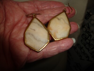 BARSE GOLD TONE WRAPPED OFF WHITE MARBILIZED NATURAL STONE PIERCE EARRING #23/6A