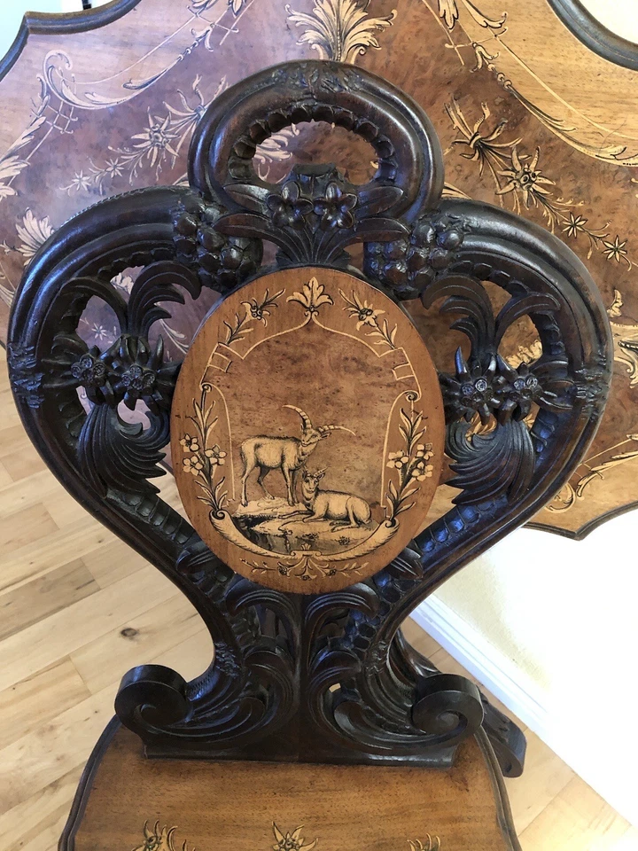 Antiguo juego de mesa y silla inclinable de marquetería suiza de la Selva Negra a juego Foto 4 de 4