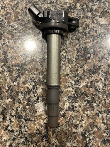 Toyota/DENSO IGNITION COIL 90919-02258 Made in Japan