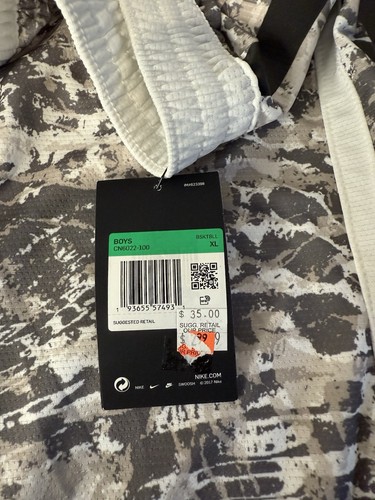 Nike Dri-Fit Shorts Boy's Medium White Activewear AOP Graphic Drawstring Pockets - Picture 3 of 3