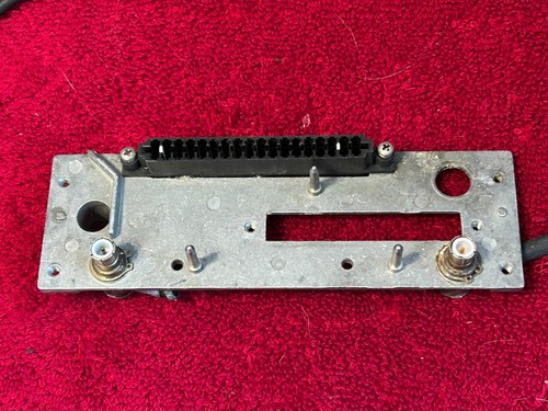 PLACA TRASERA DE MONTAJE Y CONECTOR PARA KING KX 155A NAV/COMM P/N 073-0431-00 - Imagen 4 de 6