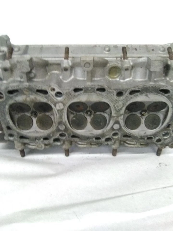 1991 Mitsubishi 3000GT Passenger Right Cylinder Head DOHC Without Turbo - Image 2 of 3