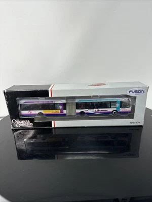CORGI OM41303 FIRST HAMPSHIRE WRIGHT ECLIPSE FUSION BENDYBUS 1:76 SCALE - Image 1 of 4