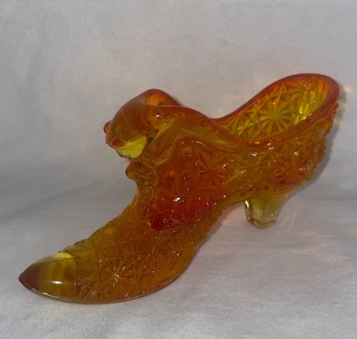 Fenton Cathead Glass Slipper Amberinia 2 1/2 Inches High Daisy & Button