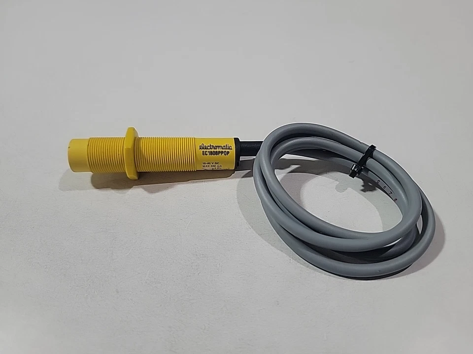 *USED* Carlo Gavazzi EC1808PPOP Proximity Switch Capacitive Electromatic - Image 2 of 4