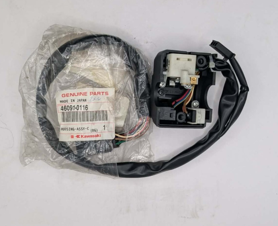 GENUINE OEM KAWASAKI HOUSING-ASSY-CONTROL, LH 46091-0116 MISSING SCREWS AND BACK