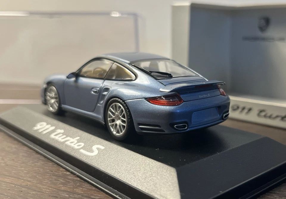 Porsche 911 Turbo S 997 (II)  1 43 Minichamps Ice Blue Metallic! WAP 020 012 0A - Immagine 3 di 4