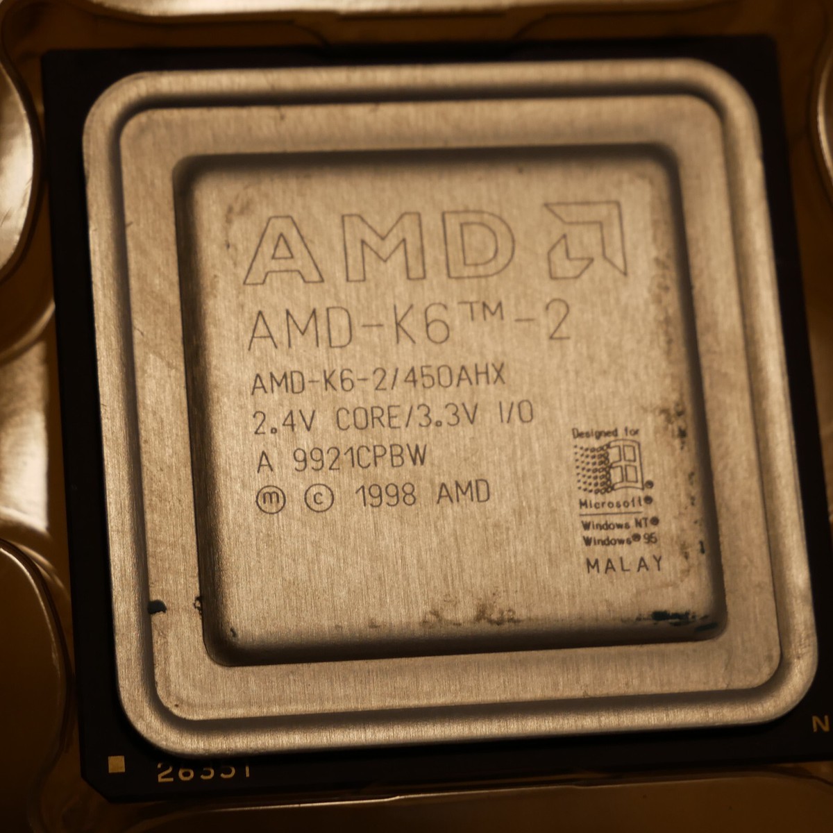 CPU AMD K6-2 450 MHz (AMD-K6-2/450AHX) (1) AS-IS AMD K6-2 450AHX 450MHz 2.4v core 3.3V Socket 7 CPU