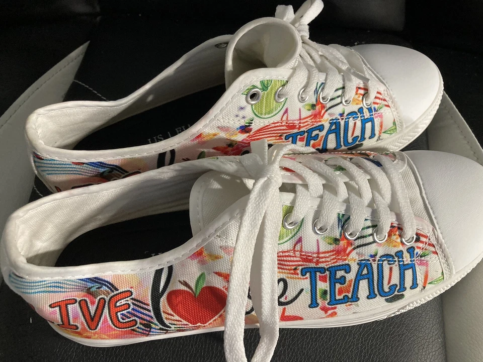 Zapatos blancos de caña baja para profesor de música. Hermoso diseño! Hombre Talla 7.5. Mujer Talla 10. Foto 2 de 4