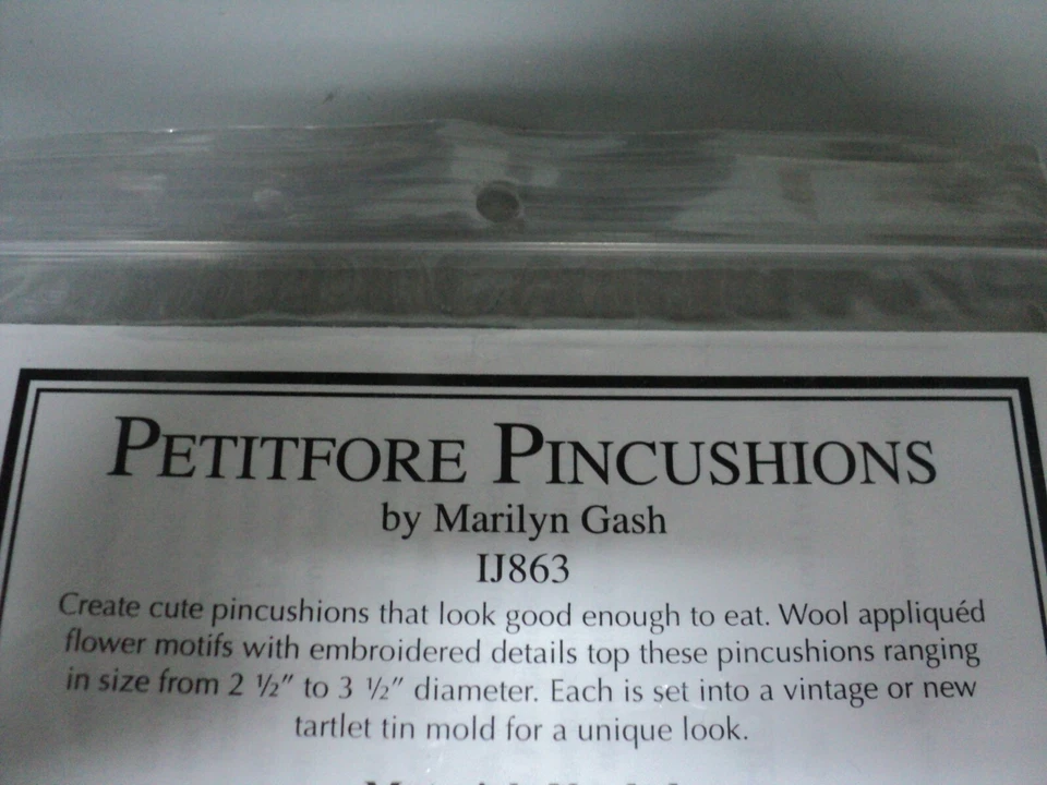 INDYGO JUNCTION PETITFORE PINCUSHIONS  MARILYN GASH DESIGN  # IJ863  NEW - Image 3 of 3