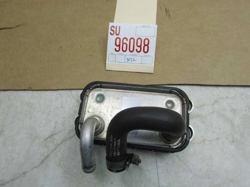 04 05 Volvo S80 2.5t Turbo A/T 5cyl Motor Enfriador de aceite Foto 3 de 3