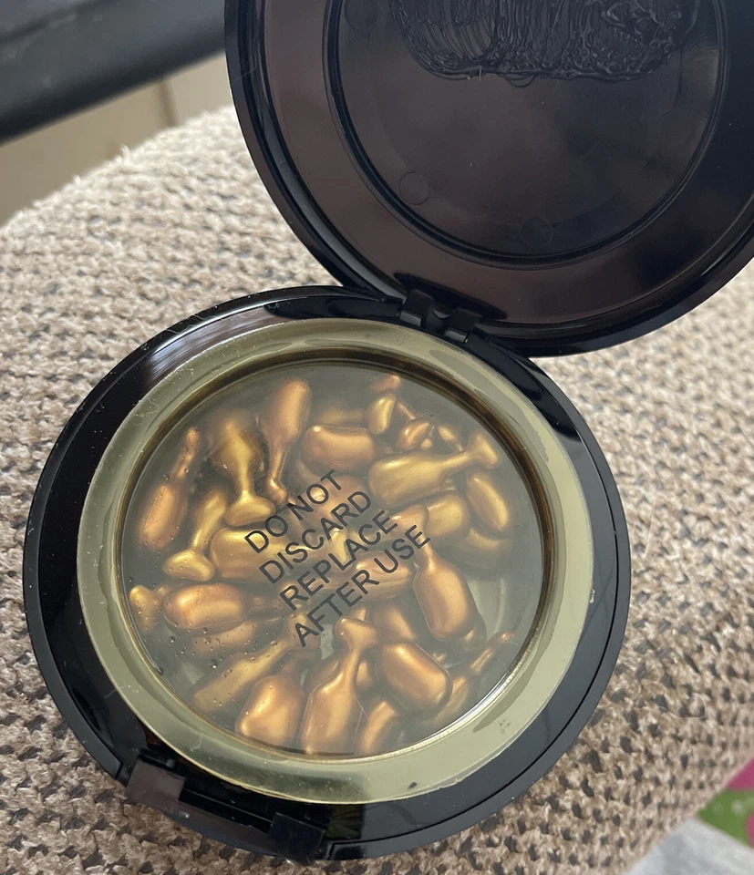 Signature Club A Rapid C High Potent-C Anti-Wrinkle Age Defying Capsules - Image 4 of 4