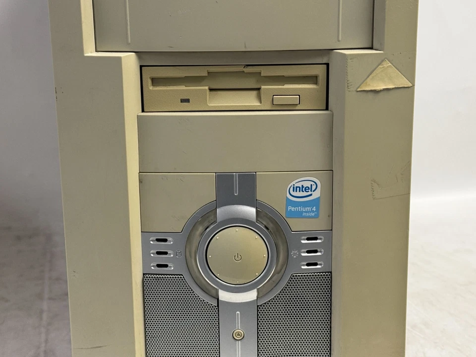 Vintage Beige ATX PC case w/ floppy - Image 4 of 4