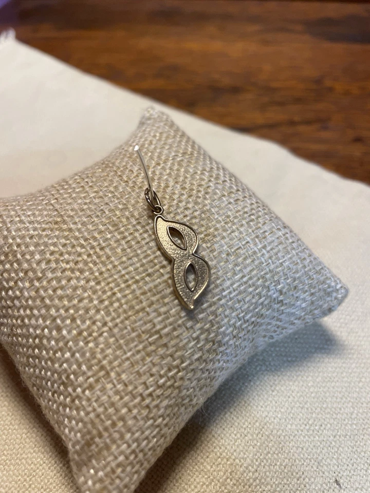 Vintage 14K Yellow Gold Masquerade Mask Pendant Charm - Image 4 of 4